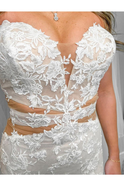 Elegant Mermaid Strapless Lace Appliques Wedding Dresses