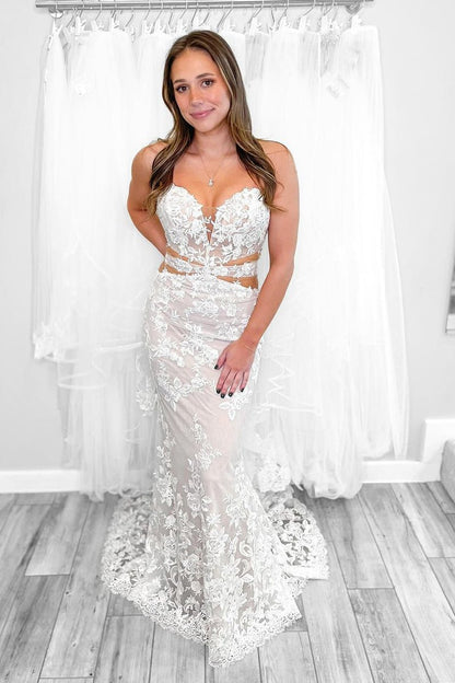 Elegant Mermaid Strapless Lace Appliques Wedding Dresses