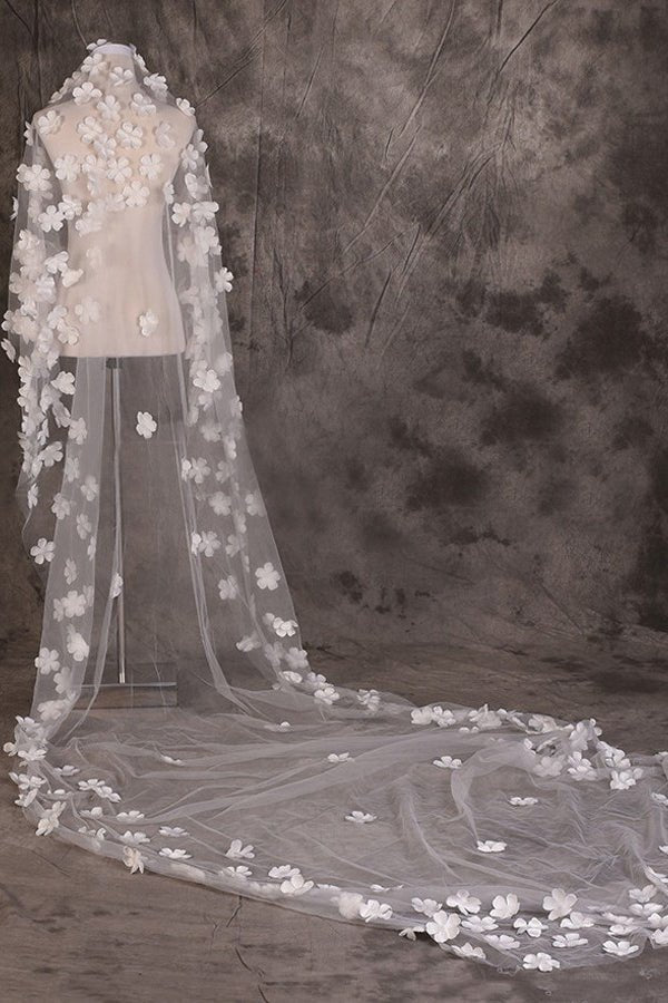 Cute Lace Flower Appliques One Tier Cut Edge Wedding Veil