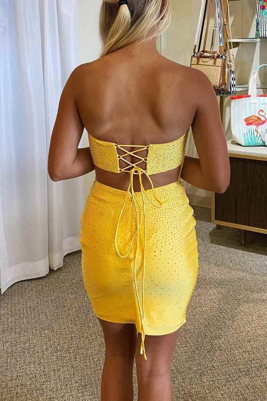 Glitter Yellow Bodycon Strapless Lace Up Short Homecoming Dress