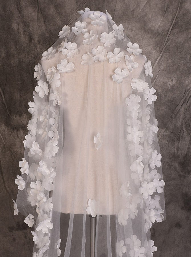 Cute Lace Flower Appliques One Tier Cut Edge Wedding Veil