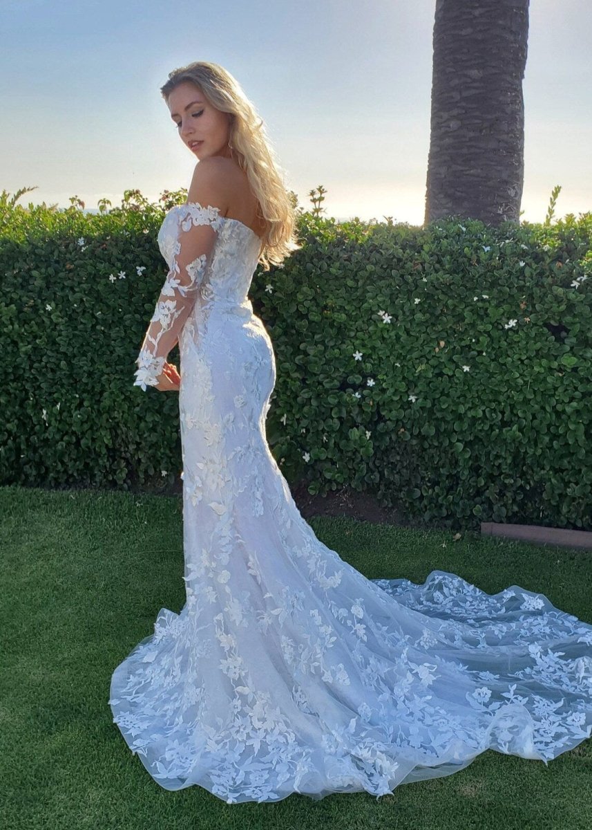 Elegant Mermaid Long Sleeve Off the Shoulder Lace Wedding Dress