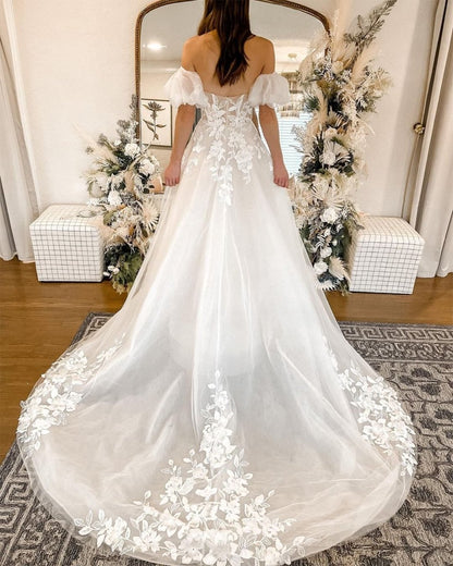 Cute A Line Sweetheart Tulle Wedding Dresses with Lace