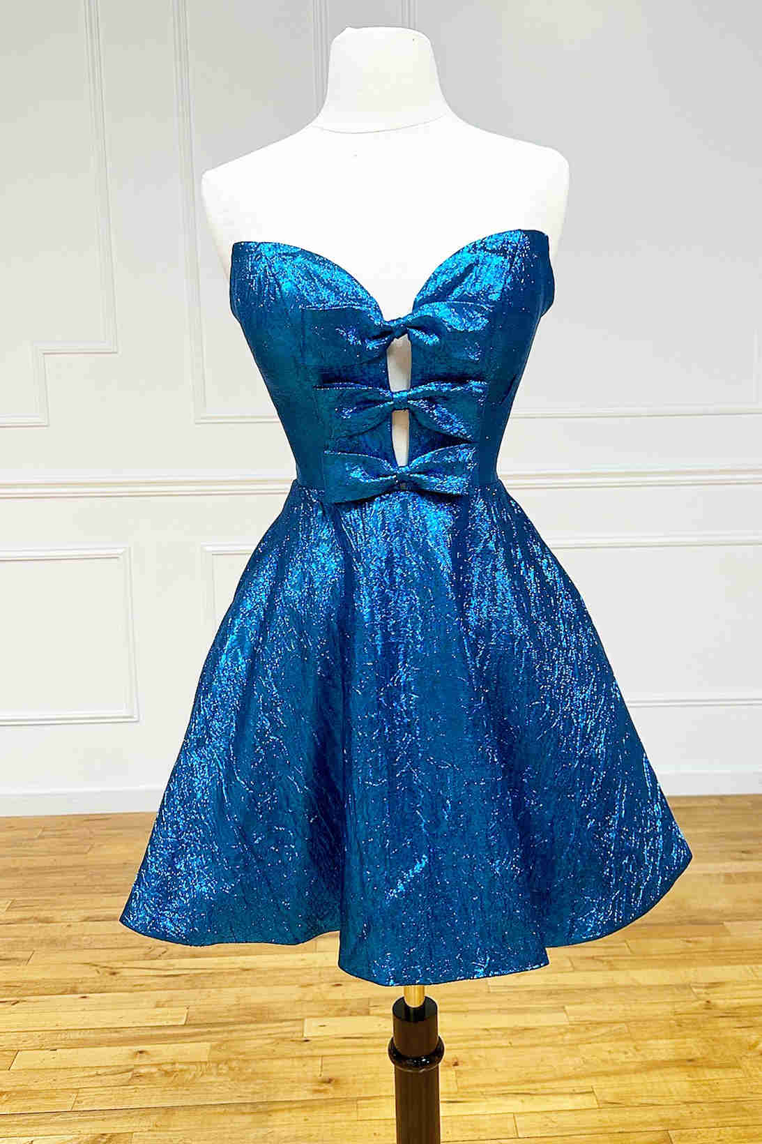 Glitter Strapless Peacock Short Homecoming Dress with Bow