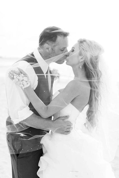 Gorgeous Beach White Short Organza Sweetheart Asymmetrical Wedding Dresses